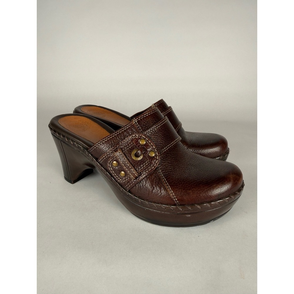 Nurture Brown Pebbled Leather Clogs Mules Buckle Detail Womens 7.5M